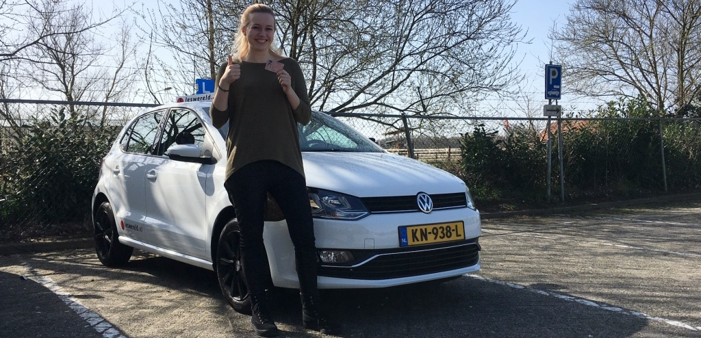 Evy Laumen de 1ste keer geslaagd voor haar rijbewijs