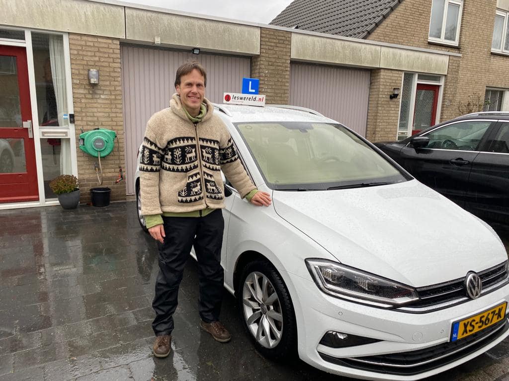 Ebbe Backus is vandaag geslaagd voor zijn rijbewijs