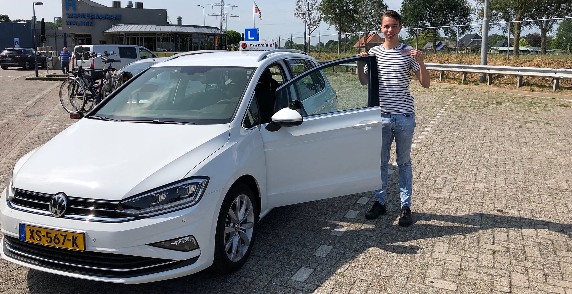 Daan Roelofs 1ste keer geslaagd voor zijn rijbewijs