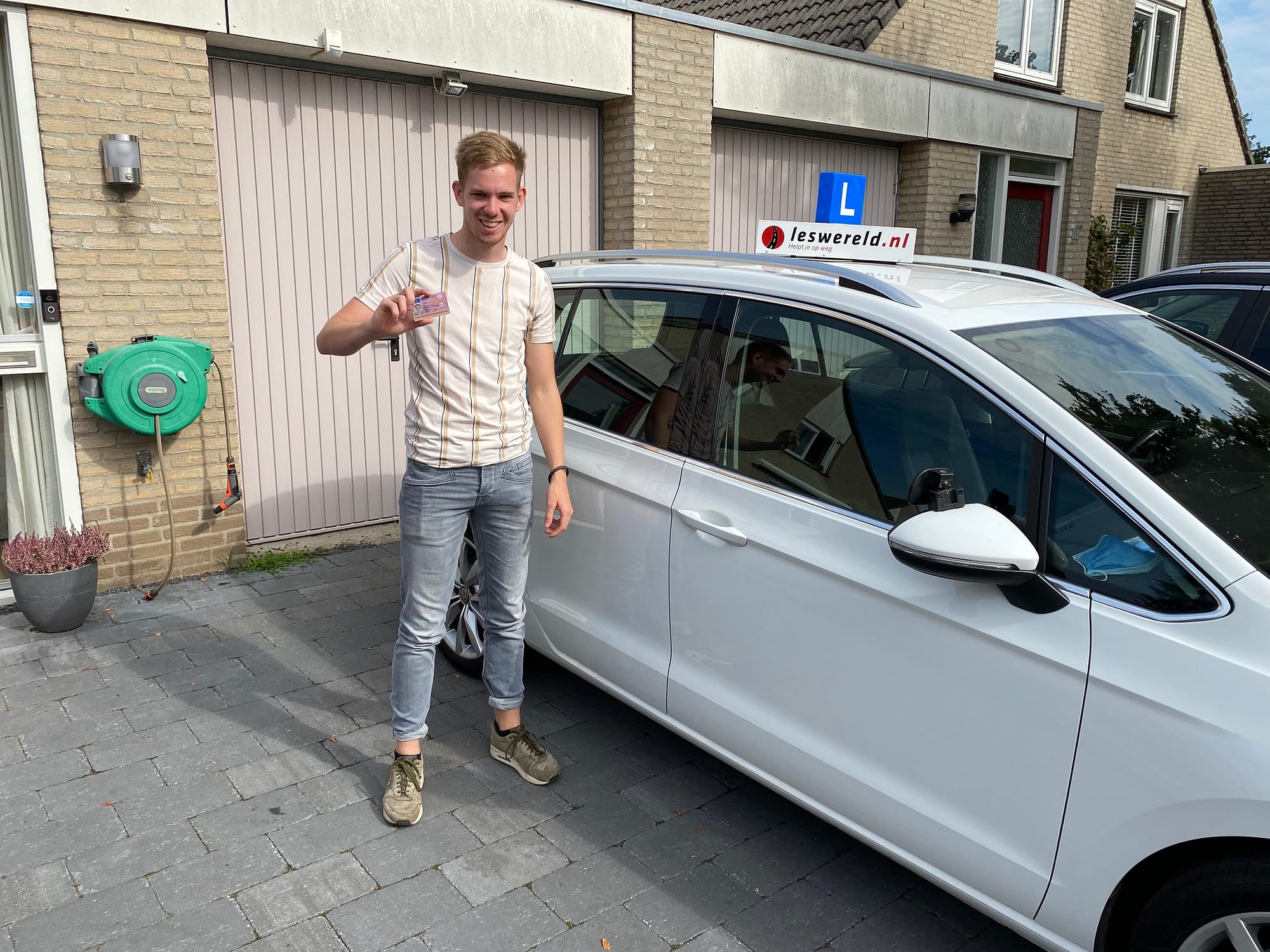 Jens Peters is de 1ste keer geslaagd voor zijn rijbewijs