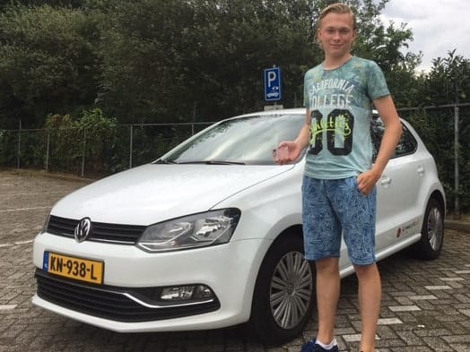 Morris Otten de 1ste keer geslaagd voor zijn rijbewijs