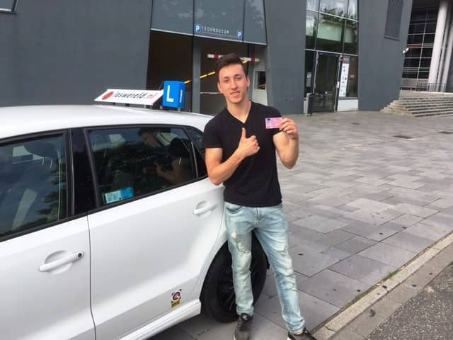 Weer iemand voor de eerste keer geslaagd!